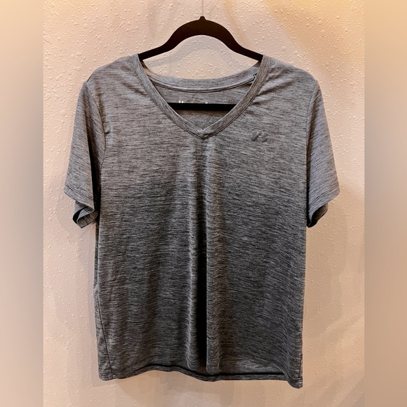 Under Armour Women’s Tshirt 1X - Picture 1 of 3